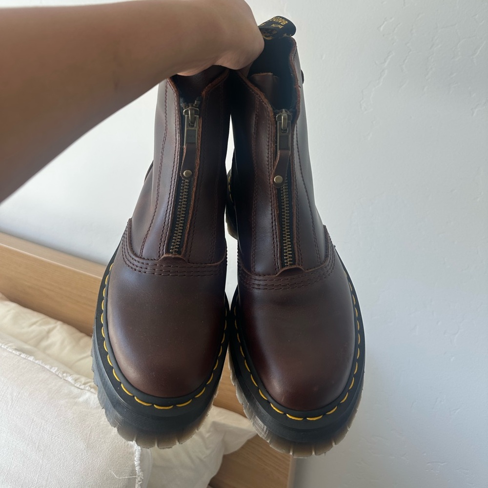 Dr Marten Jetta Zip boots